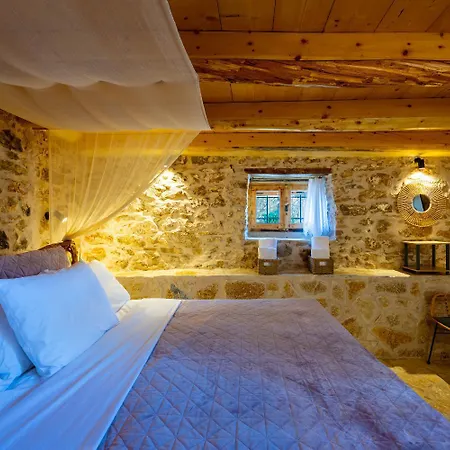 Liana Villa Petalídhion