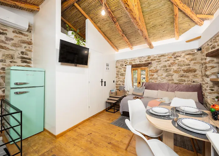 Liana * Petalídhion